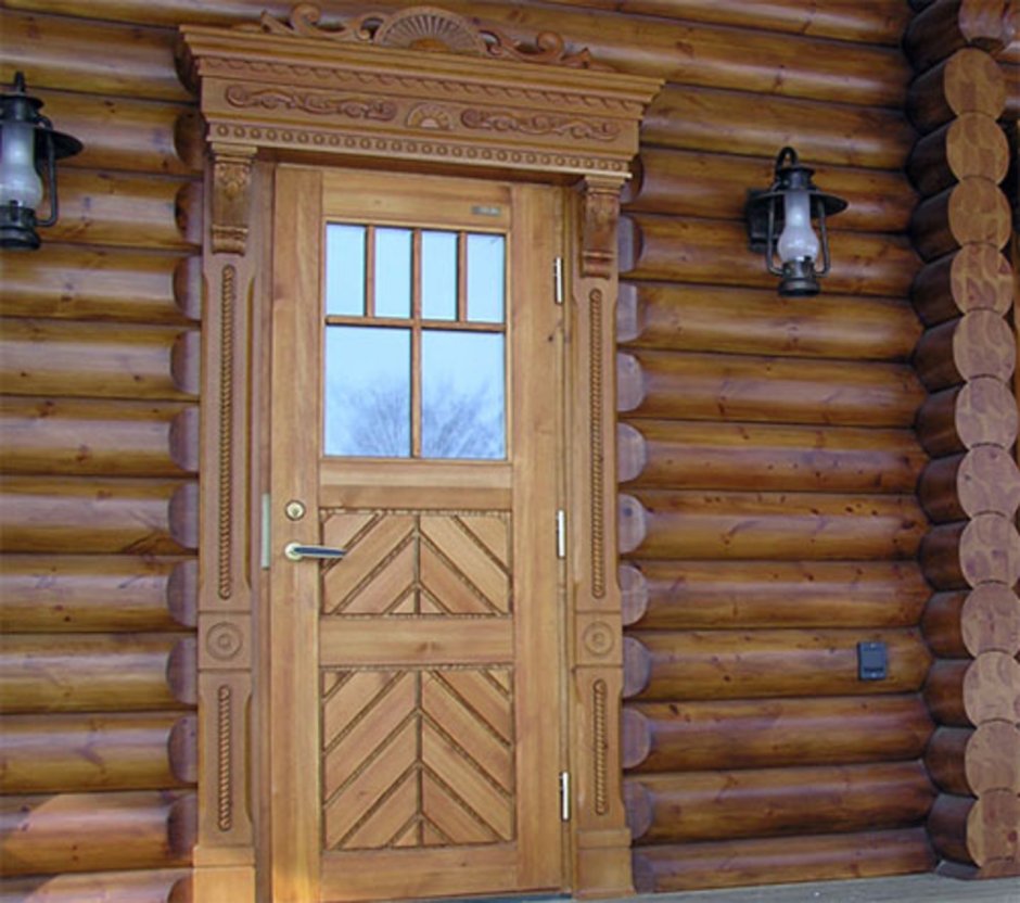 Деревянные двери для сруба