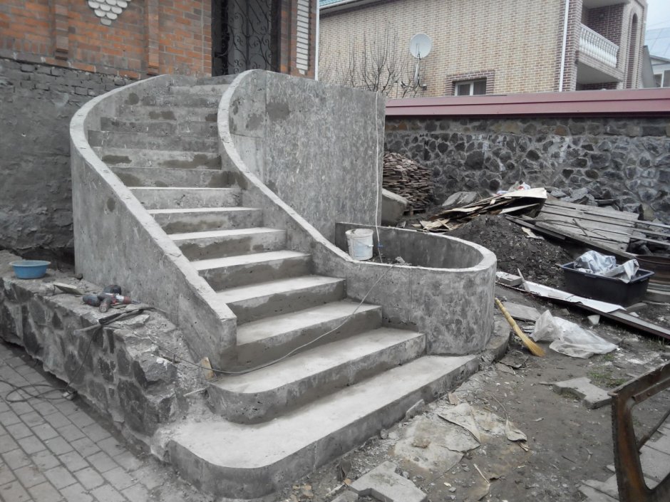 Наружные лестницы из бетона