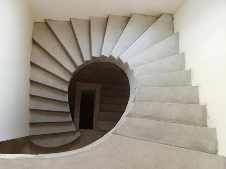 Винтовая лестница монолит