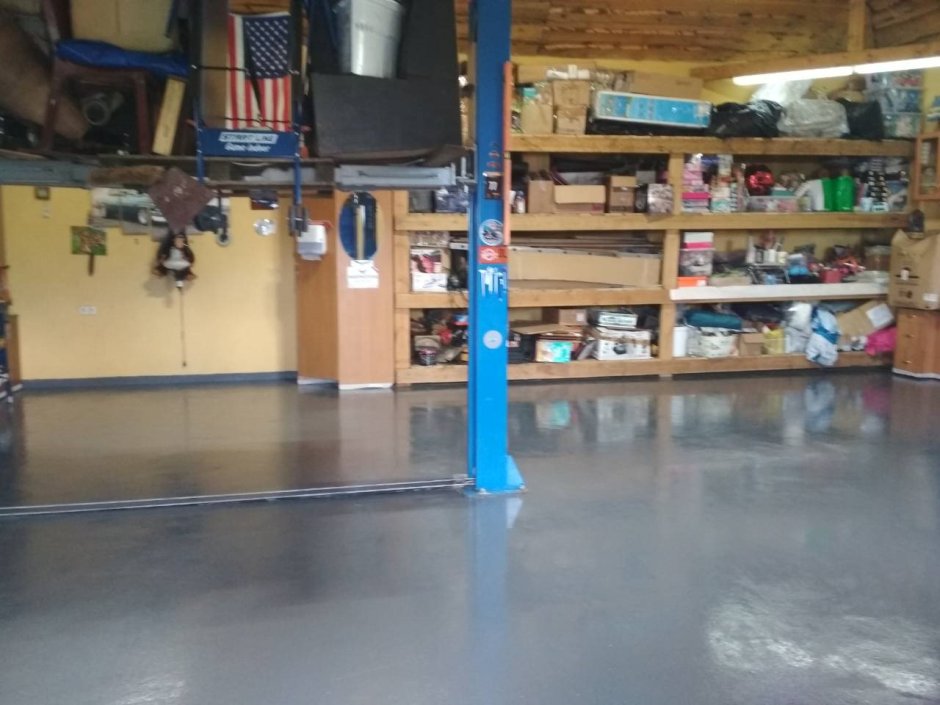 Крашеные полы в гараже
