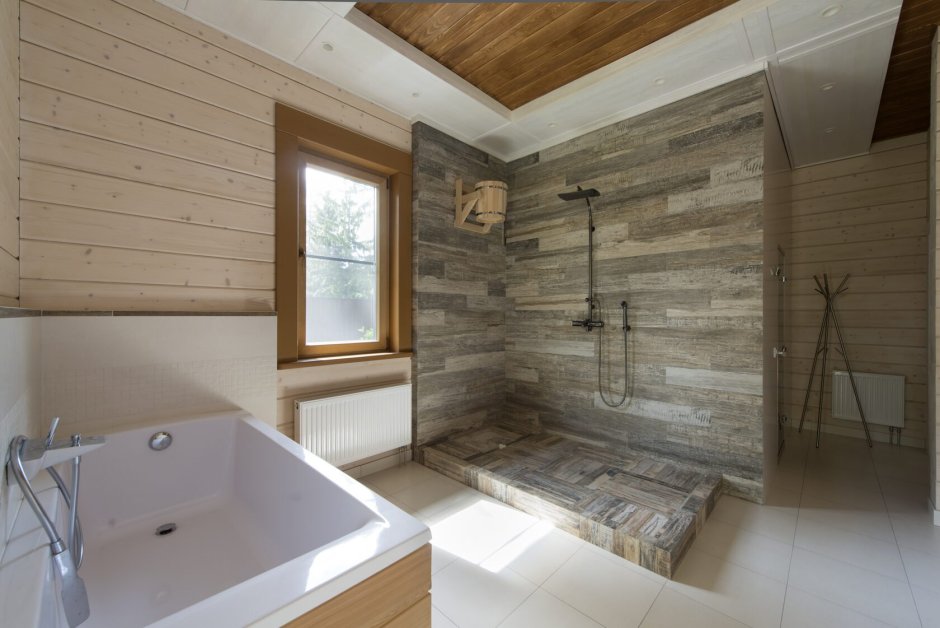 Ванная в деревянном доме из бруса