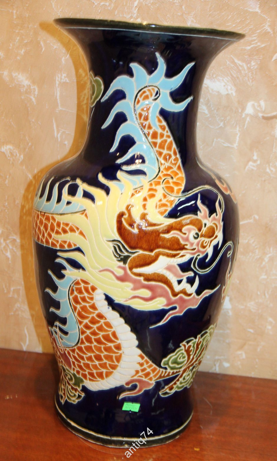 Японские вазы с драконами