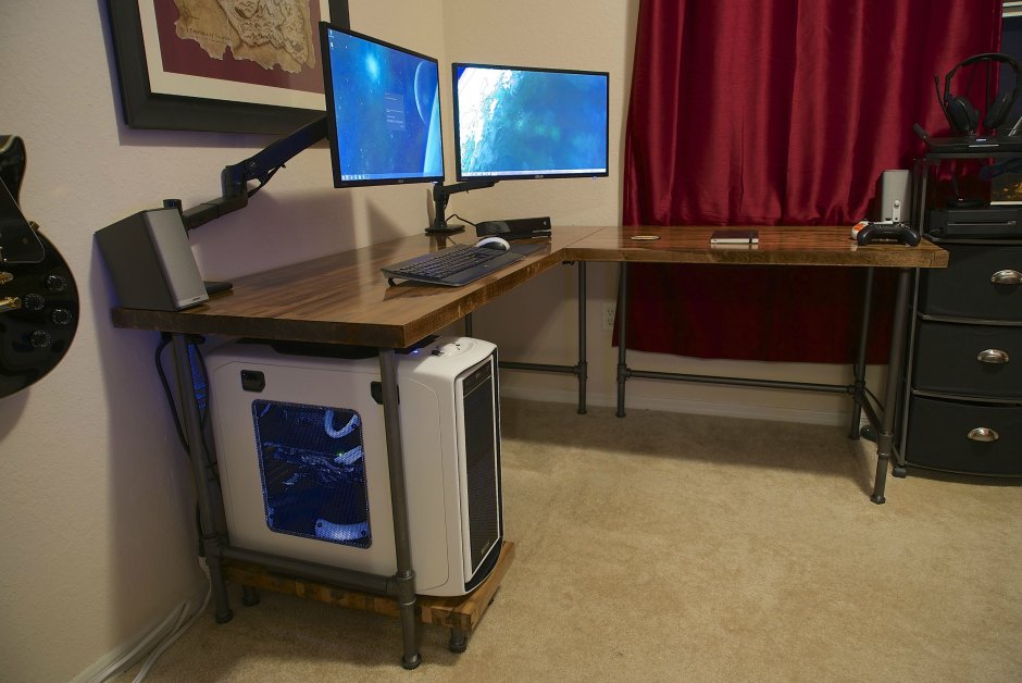 Самодельный компьютерный столик
