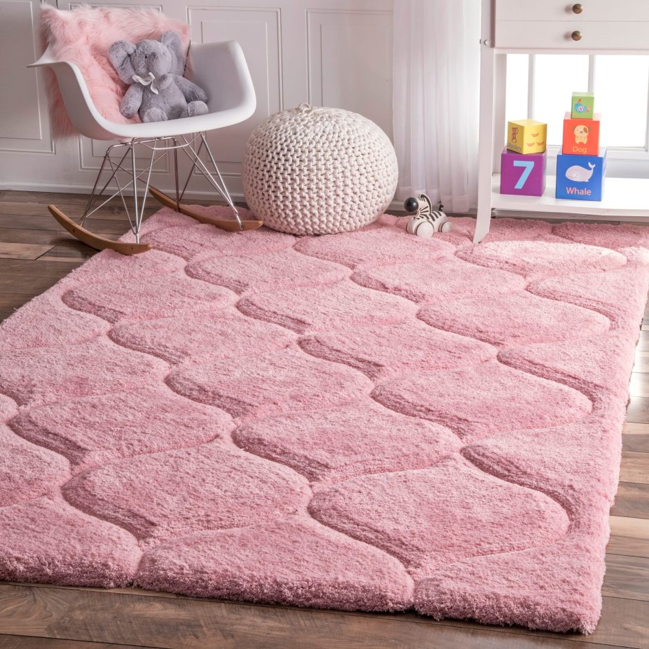 Розовый коврик для спальни