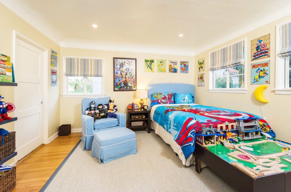 Детская комната в ярких тонах для мальчика 7 лет