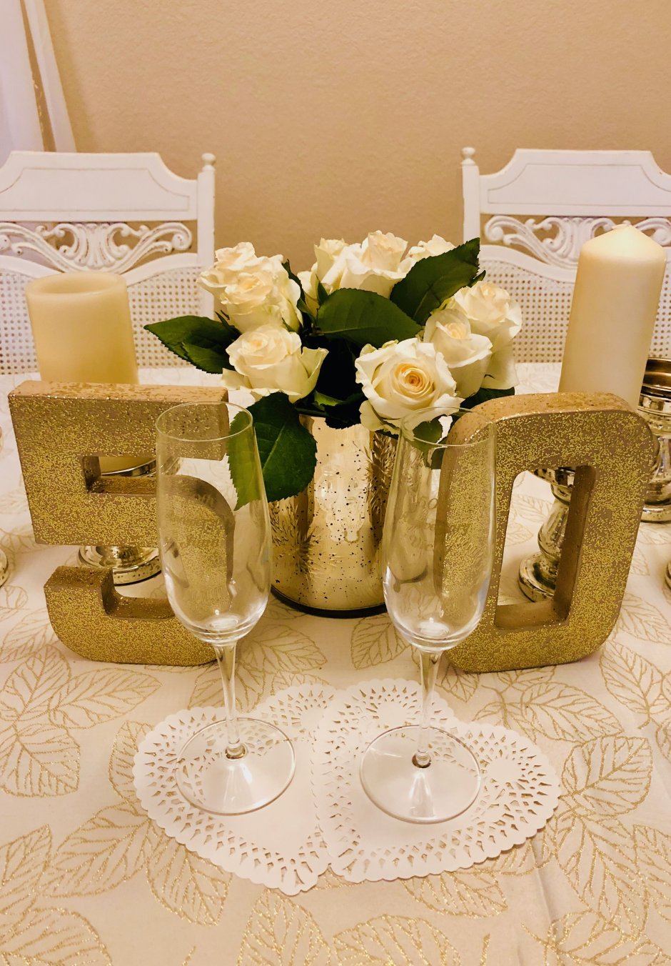 Декор стола на золотую свадьбу